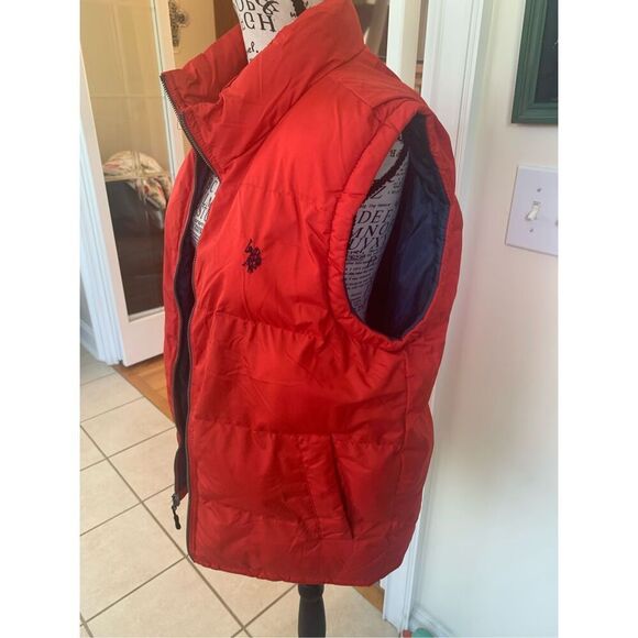 U.S. Polo Association Lightweight Red Puffer Vest - Picture 6 of 9